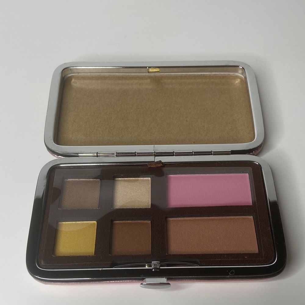 mark. Vibrant Eyeshadow Palette with Pink and Gold